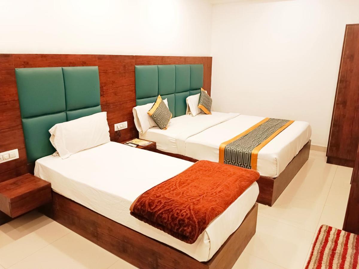 Hotel Krone Plaza Near Delhi Airport 4*